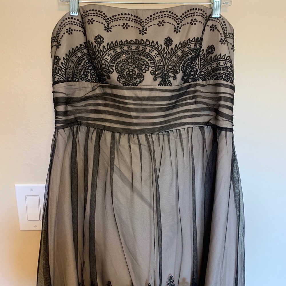 Semi-formal dress, netting with sequence